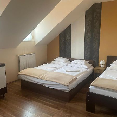 Kastelykert Fogado Hotel Szeged Eksteriør billede